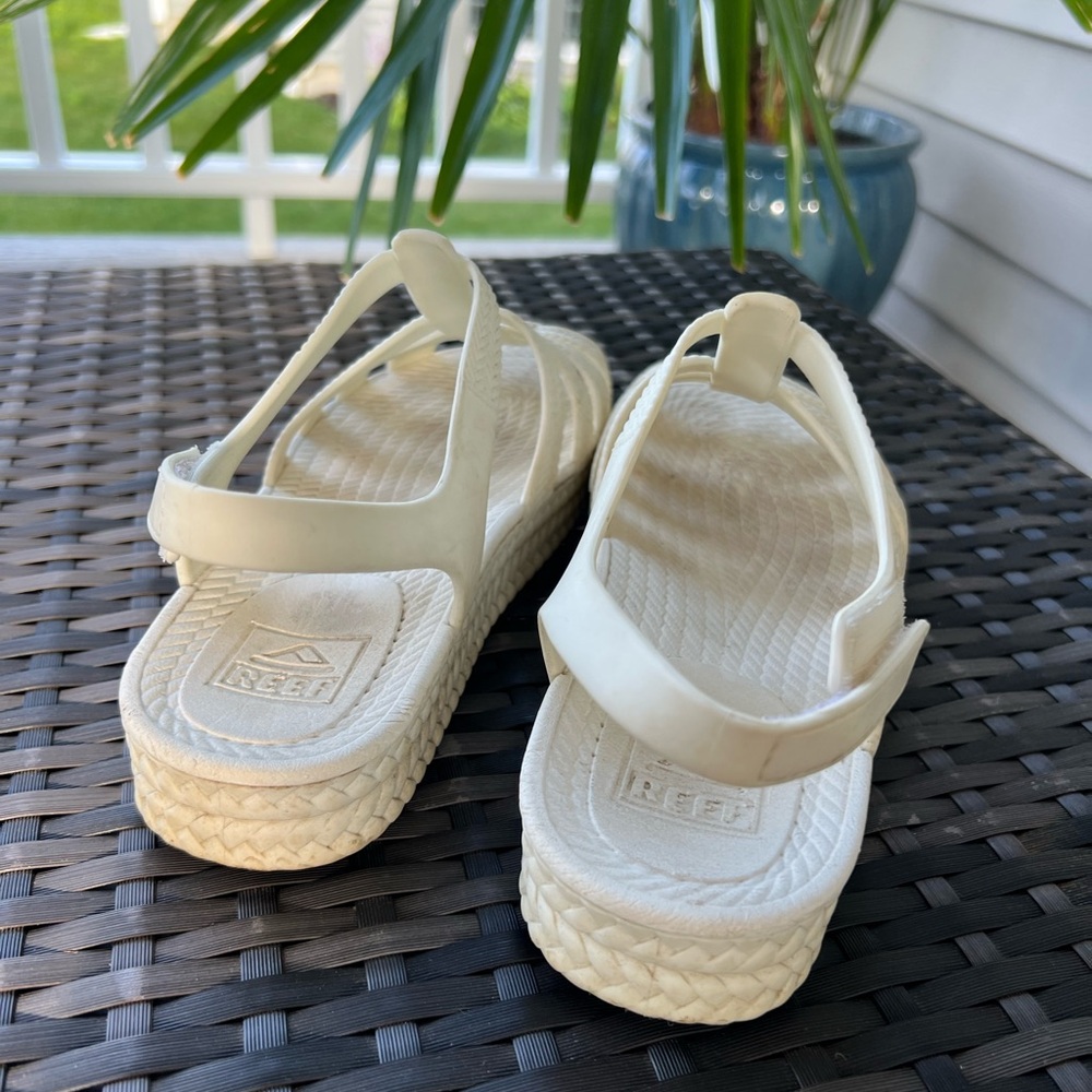 Reef Women's white Strappy Sandals - Picture 4 of 6